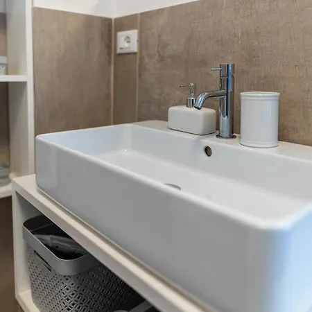 Nest Living Dolce Luce - Free Wifi & Netflix Apartment Udine
